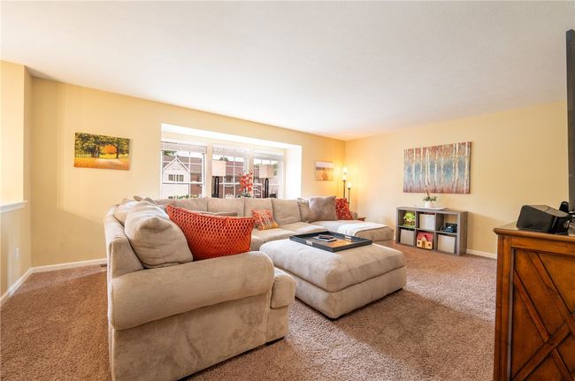 113 Unity Sq, Townhouse with 3 bedrooms, 3 bathrooms and 2 parking in Unity Twp PA | Image 10