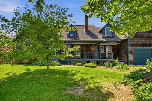82 Clinton Ave, Jamestown, RI, 02835-1225 | Card Image