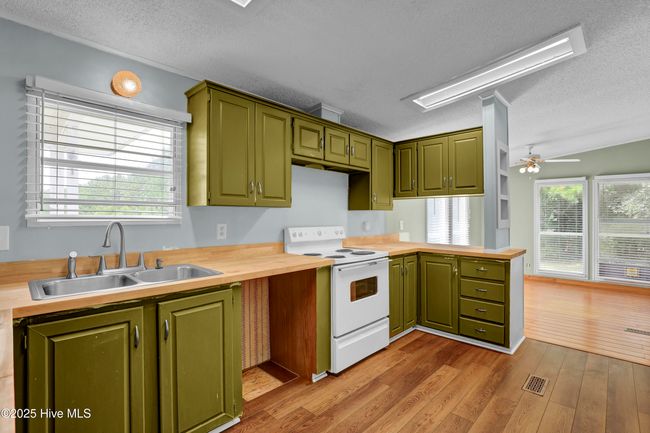 338 Lea Crest Ln, House other with 3 bedrooms, 2 bathrooms and null parking in Hampstead NC | Image 13