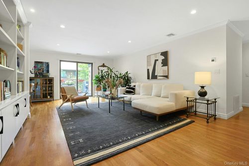 499 Martling Ave, Tarrytown, NY, 10591-4717 | Card Image