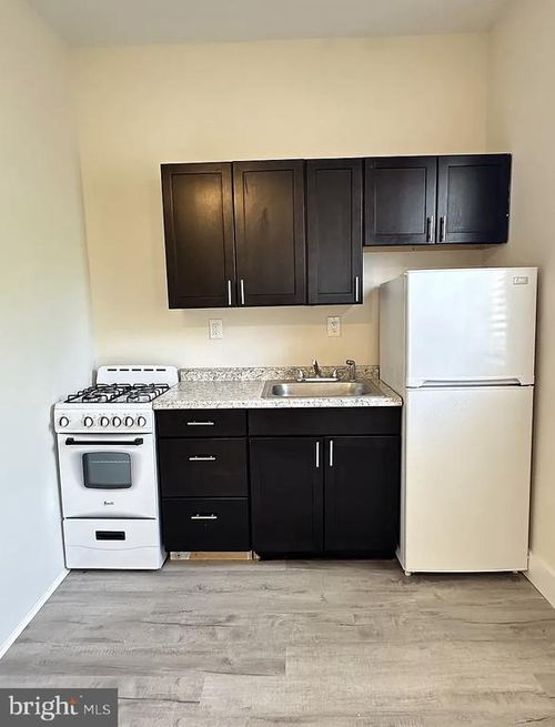 44 Victory Ave, Upper Darby, PA, 19082-1741 | Card Image