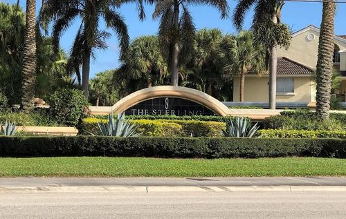 16106 Glenmoor Dr, West Palm Beach, FL, 33409-2784 | Card Image