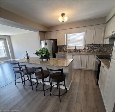 91 Red Clover Cres, House other with 3 bedrooms, 2 bathrooms and 5 parking in Kitchener ON | Image 1