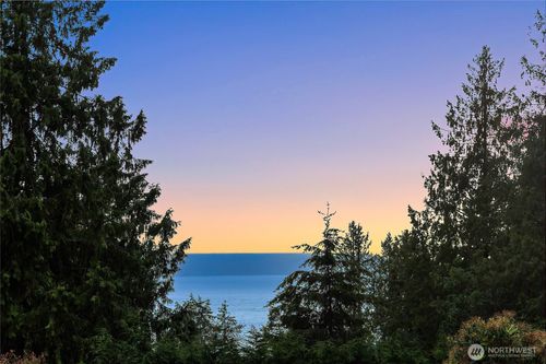 18230 88th Ave W, Edmonds, WA, 98026-5310 | Card Image