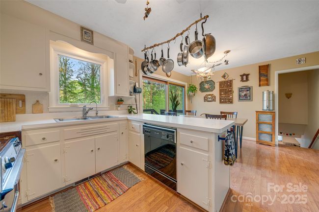 23 Zephyr Dr, House other with 4 bedrooms, 2 bathrooms and null parking in Asheville NC | Image 9