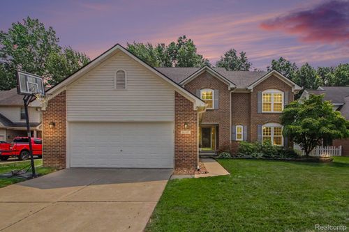 22507 Fawn Rd, Brownstown Twp, MI, 48183-1190 | Card Image