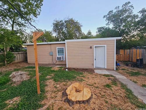 apt-1-1026 San Angelo, San Antonio, TX, 78201 | Card Image