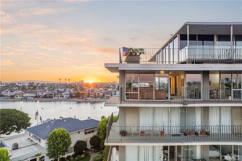 unit-601-603-5400 E The Toledo, Long Beach, CA, 90803-3931 | Card Image