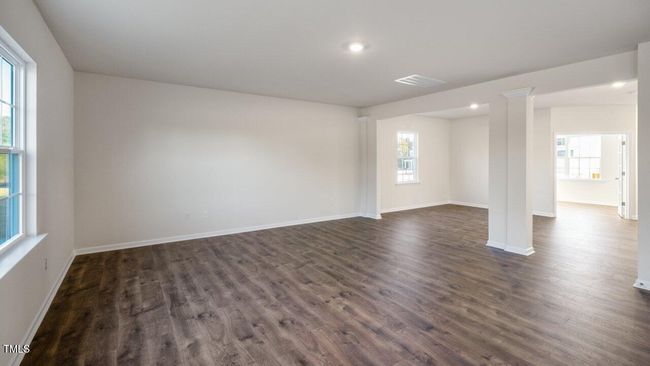 Living Area | Image 7