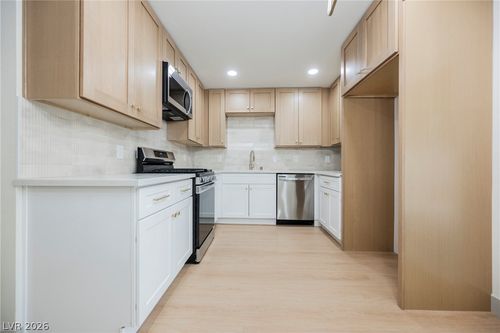 409 Lehman St, Las Vegas, NV, 89110-3275 | Card Image