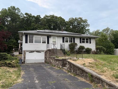 6 Lannis Ave, New Windsor, NY, 12553-7301 | Card Image
