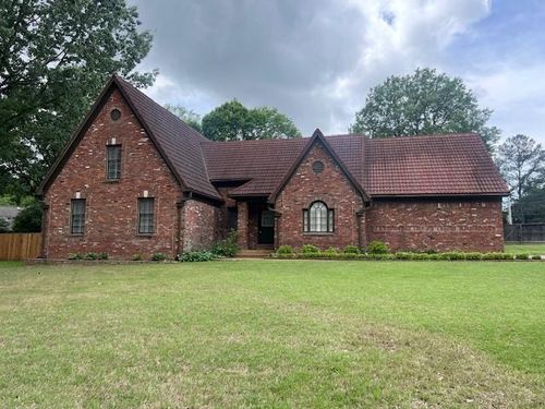9135 Greenbrier Cv, Germantown, TN, 38139-3537 | Card Image