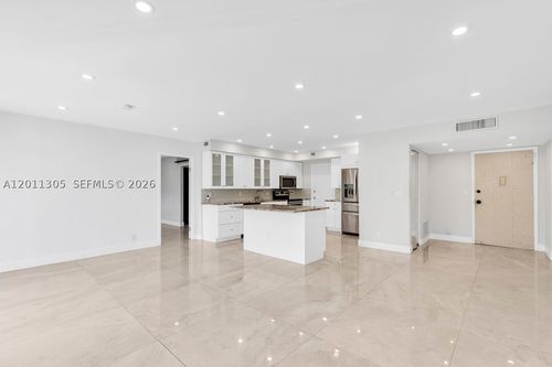 204-300 Diplomat Pkwy, Hallandale Beach, FL, 33009-3707 | Card Image