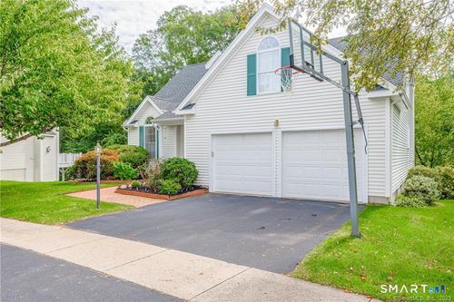 83-83 Fox Holw, Avon, CT, 06001-3693 | Card Image