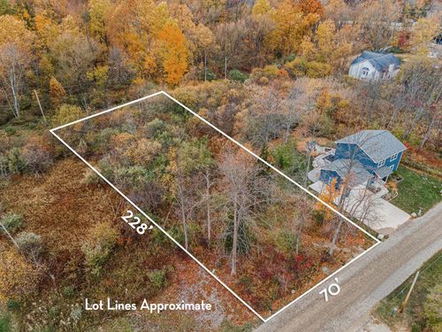 V/L Pershing Avenue, South Haven, MI, 49090 | Card Image