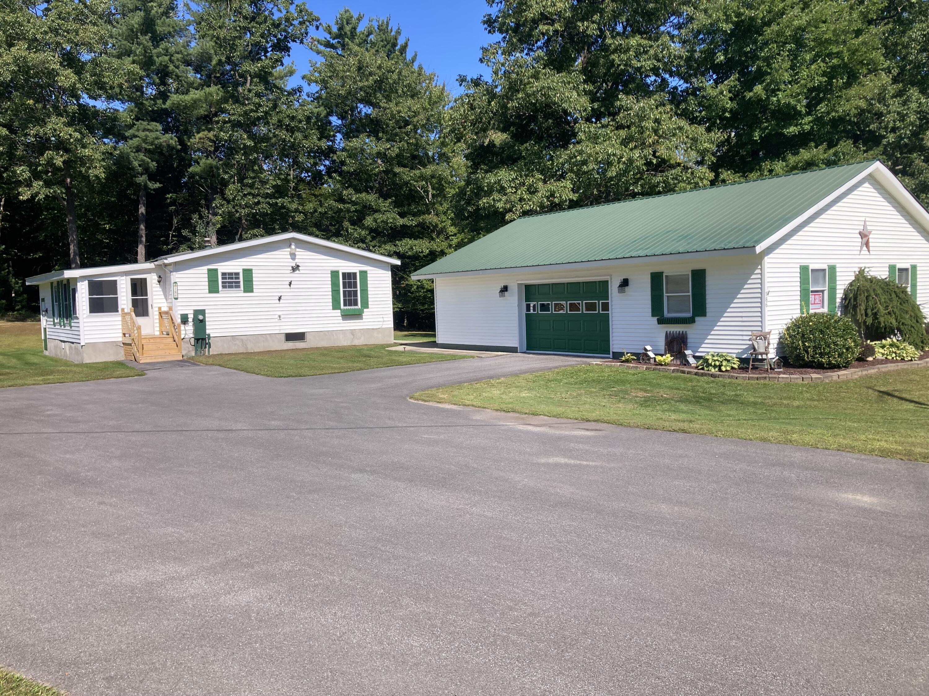 Flat Rock Rd, Morrisonville, NY 12962