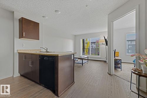 5521 7 Ave Sw, Edmonton, AB, T6X2A8 | Card Image