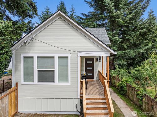210 S Cambrian Ave, Bremerton, WA, 98312-4102 | Card Image