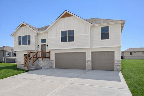 1325 N Holland Court, Independence, MO, 64056 | Card Image