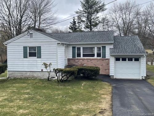 2796 Old Yorktown Rd, Yorktown Heights, NY, 10598-3140 | Card Image