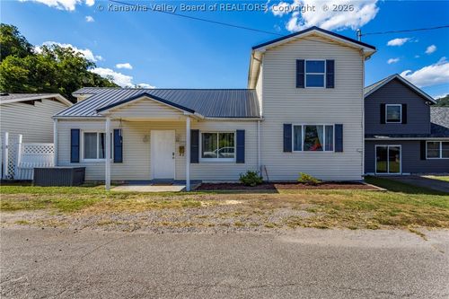 127 134th St, Chesapeake, WV, 25315-1415 | Card Image