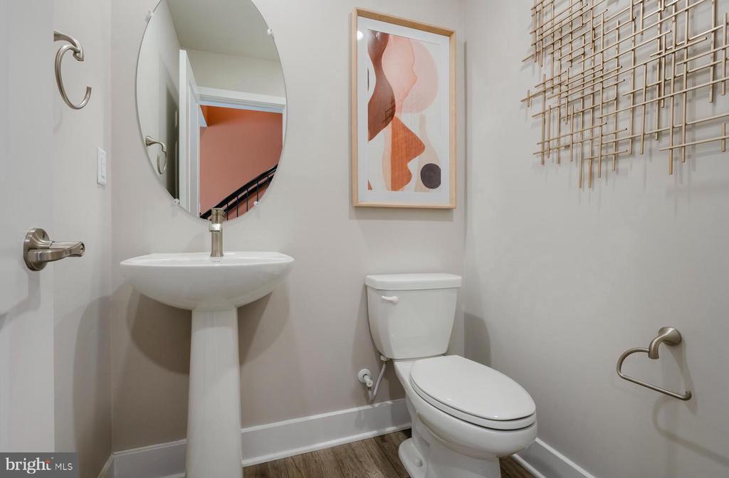 Residential in GLEN BURNIE 5