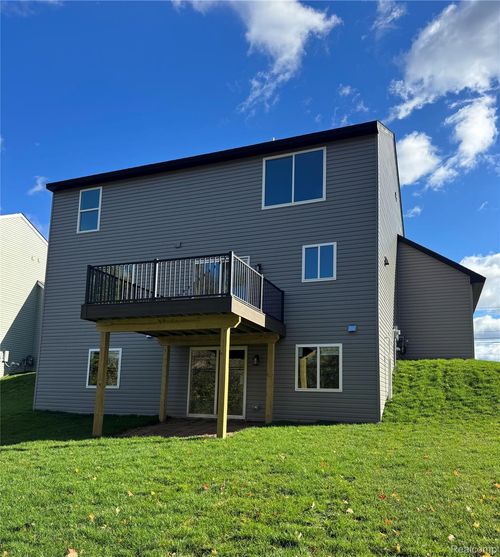 20555 Angling St, Livonia, MI, 48152-2307 | Card Image