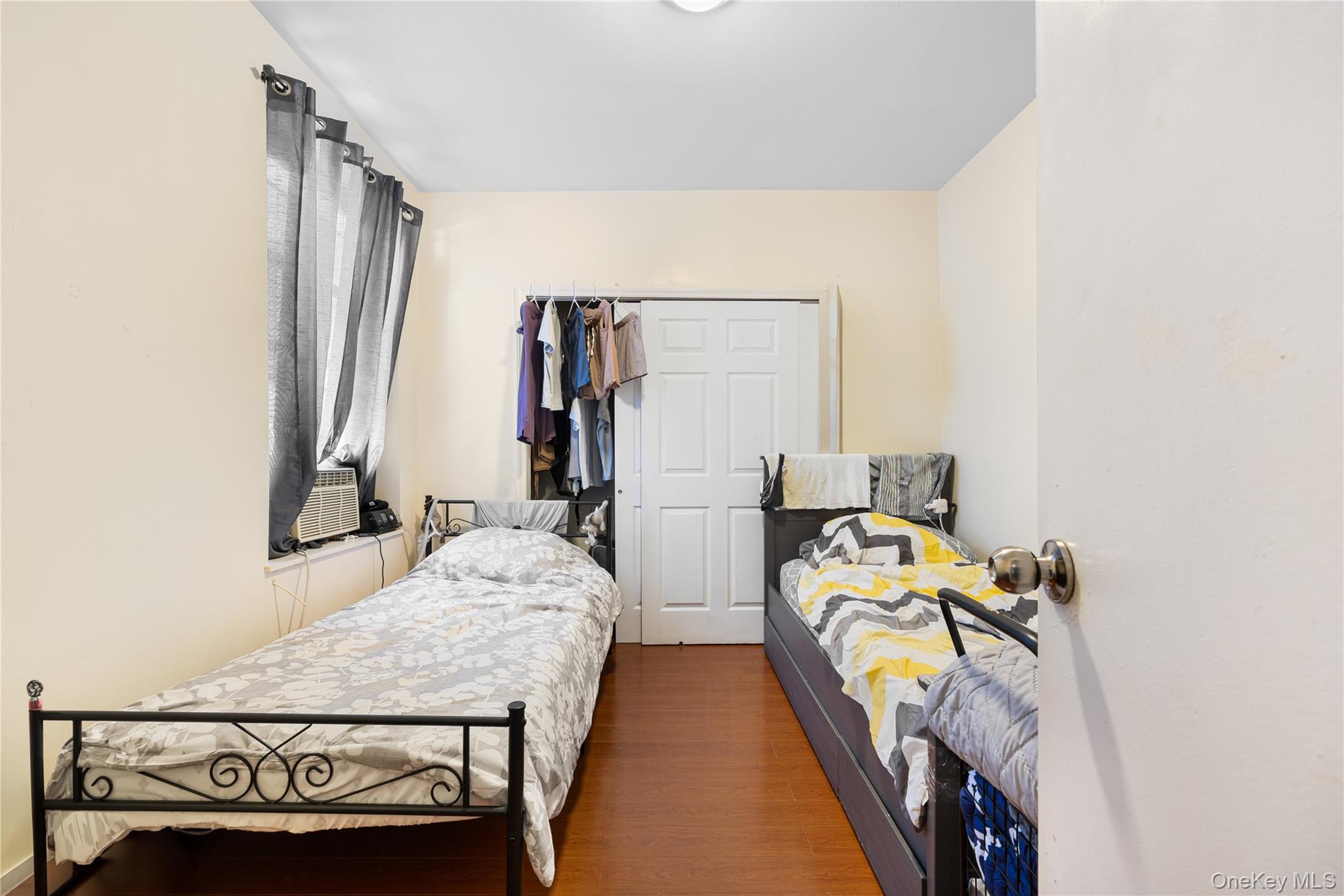 Commercial Sale in New York 3