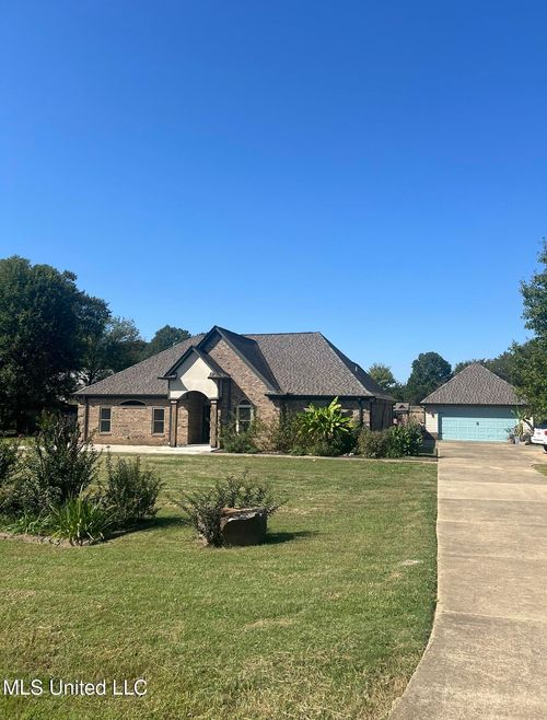 196 Moore Xing S, Byhalia, MS, 38611-6953 | Card Image