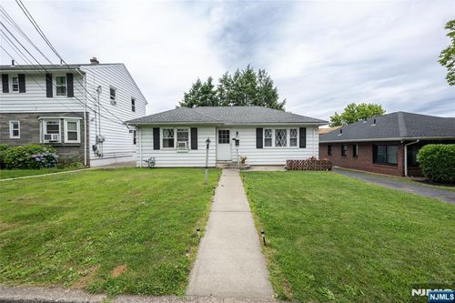 7 Clark St, Lodi, NJ, 07644-3509 | Card Image
