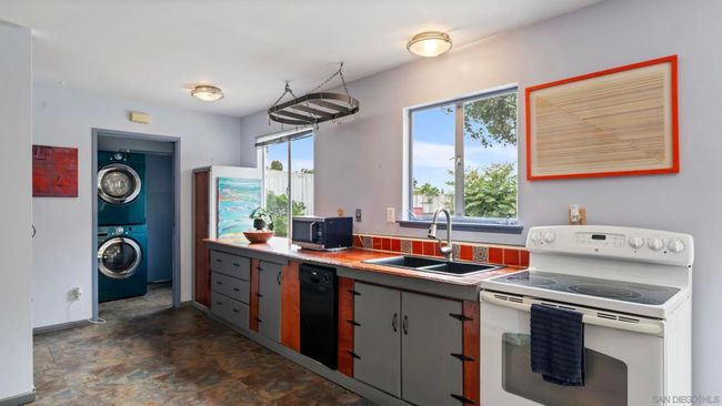 5620 Lord Cecil St, House other with 3 bedrooms, 2 bathrooms and 3 parking in San Diego CA | Image 7