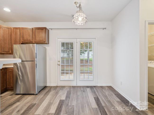 Roomy Breakfast Nook | Image 9