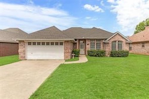 9229 Meandering Dr, North Richland Hills, TX, 76182-3273 | Card Image