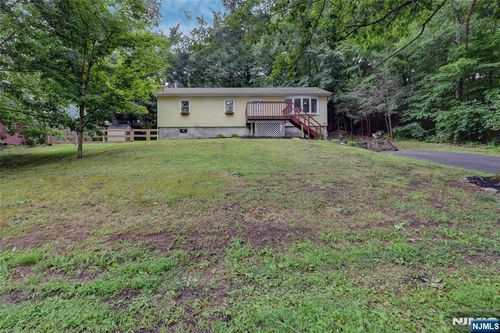 101 Old Clove Rd, Sussex, NJ, 07461-1040 | Card Image
