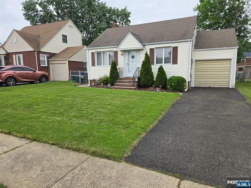 131 Palsa Ave, Elmwood Park, NJ, 07407-1248 | Card Image