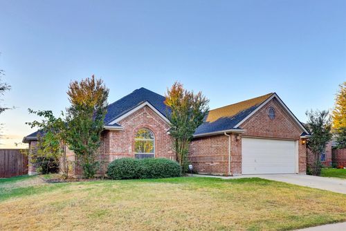 409 Silver Mine Dr, Justin, TX, 76247-7035 | Card Image