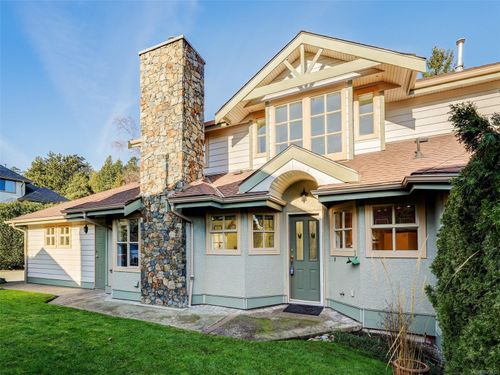 10-500 Marsett Pl, Saanich, BC, V8Z7J1 | Card Image