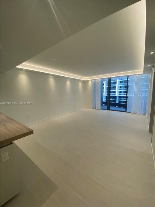 unit-2707-1000 Brickell Plz, Miami, FL, 33131-3849 | Card Image