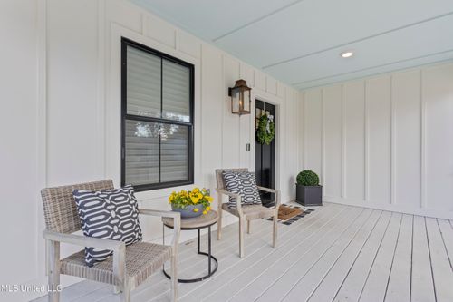 406 Russell Ave, Ocean Springs, MS, 39564-4728 | Card Image
