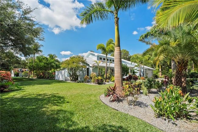 1850 Sw Hackman Ter, House other with 4 bedrooms, 4 bathrooms and 2 parking in Stuart FL | Image 4