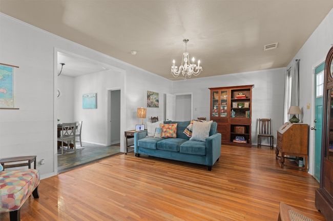 1922 W Lake Dr, House other with 3 bedrooms, 2 bathrooms and 6 parking in Taylor TX | Image 9