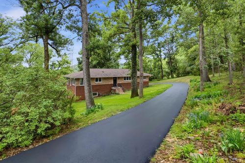 827 Redwood Dr, Nashville, TN, 37220-1822 | Card Image