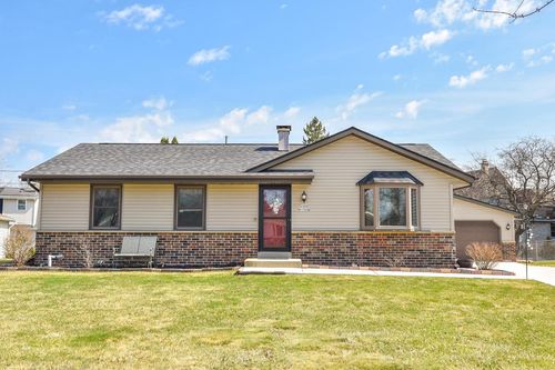 W205N17038 Parkview Drive, Jackson, WI, 53037 | Card Image