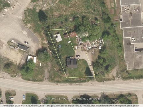 3329 Navan Rd, Navan, ON, K4B1H9 | Card Image