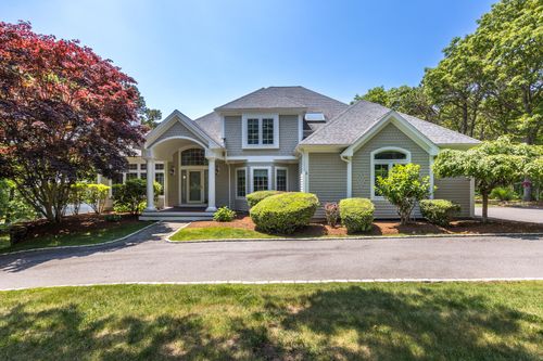 335 Falmouth Woods Rd, East Falmouth, MA, 02536-7926 | Card Image