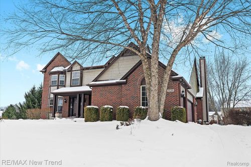 10288 Brunswick Dr, South Lyon, MI, 48178-8866 | Card Image