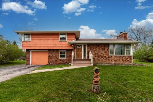 300 Oakwood Drive, Amherst, NY, 14221 | Card Image