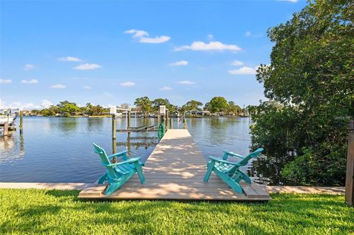 292 Sunlit Cove Dr Ne, ST PETERSBURG, FL, 33702-3230 | Card Image