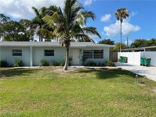 740 108th Ave N, NAPLES, FL, 34108-1872 | Card Image