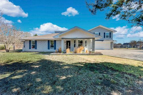 214 Twin Lakes Dr, Waxahachie, TX, 75165-6843 | Card Image